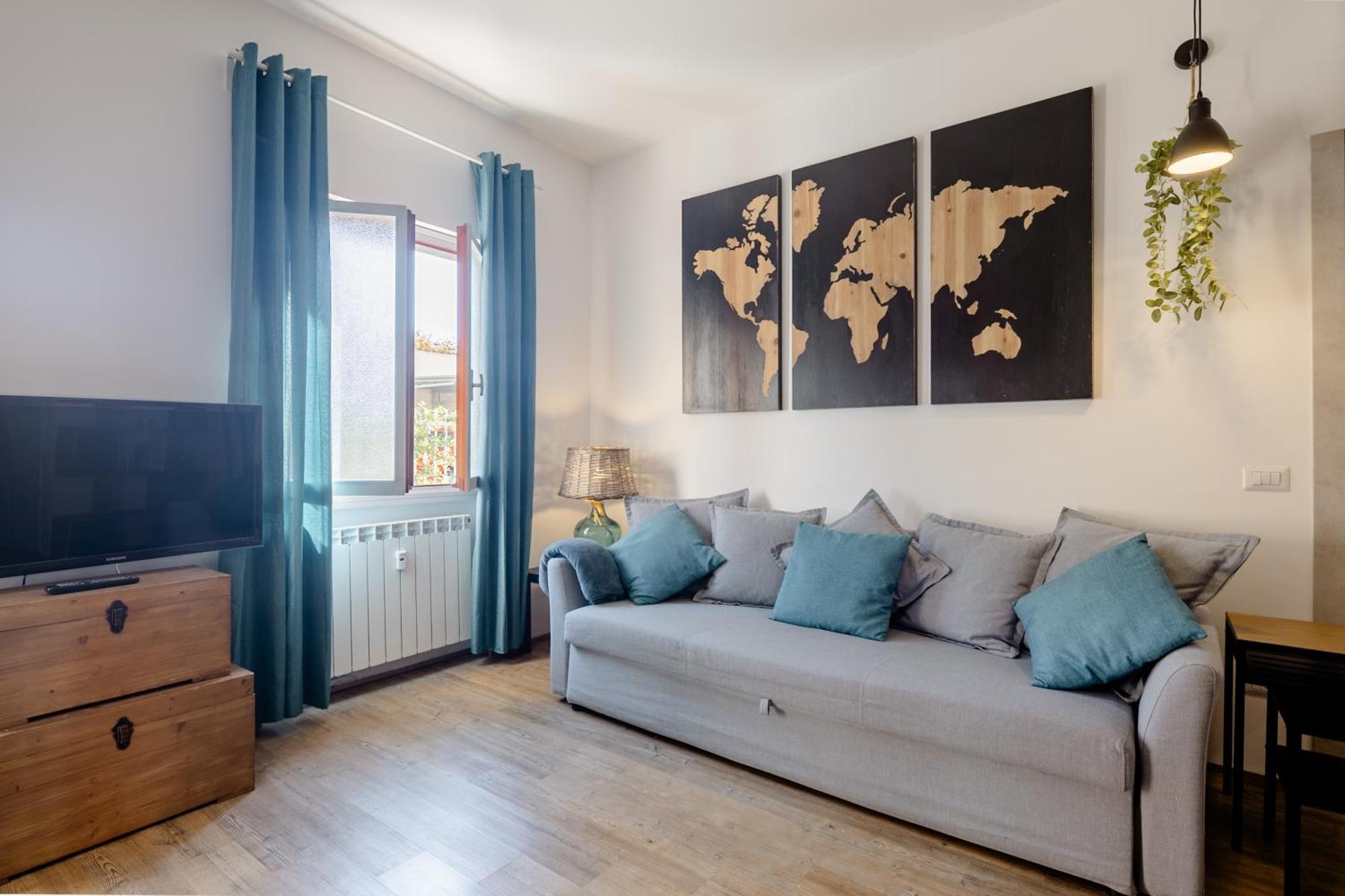 Open The Classic Wooden Shutters At A Cozy City Nest Firenze Eksteriør billede