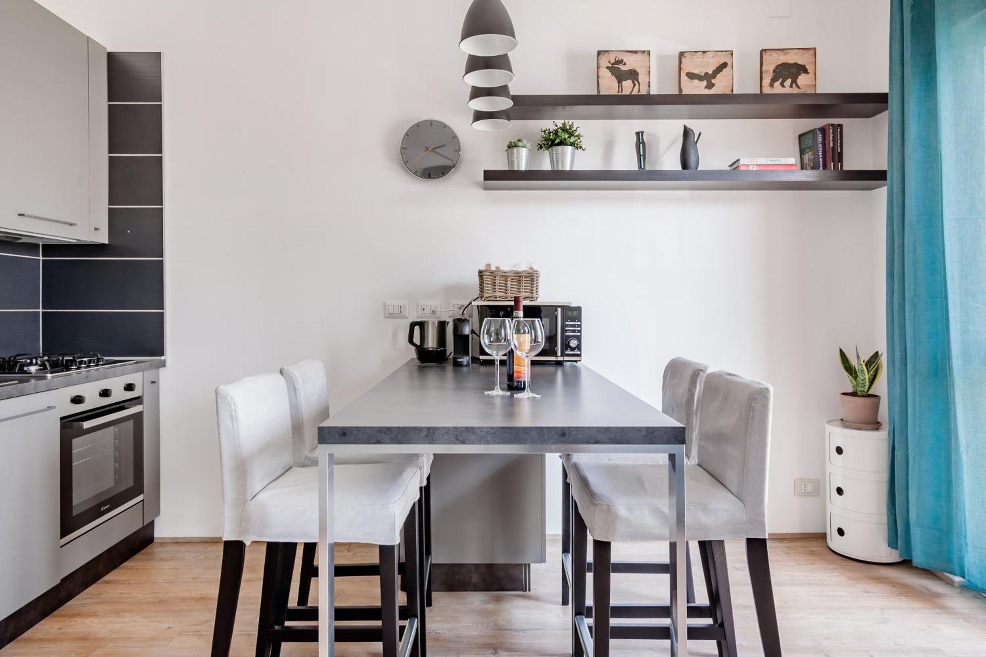 Open The Classic Wooden Shutters At A Cozy City Nest Firenze Eksteriør billede