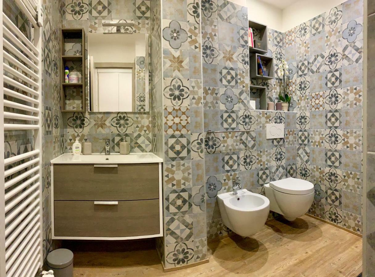 Open The Classic Wooden Shutters At A Cozy City Nest Firenze Eksteriør billede